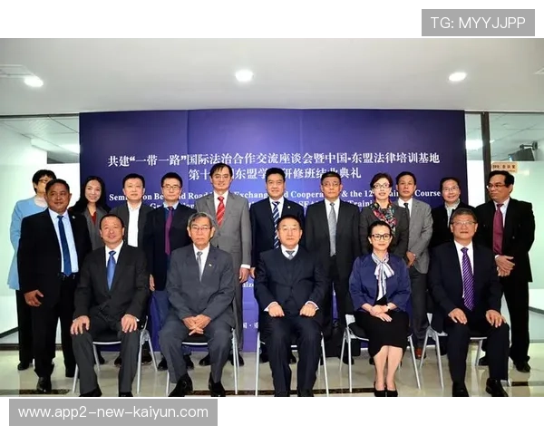 琑队如何建立青训导师的国际研修与交流计划